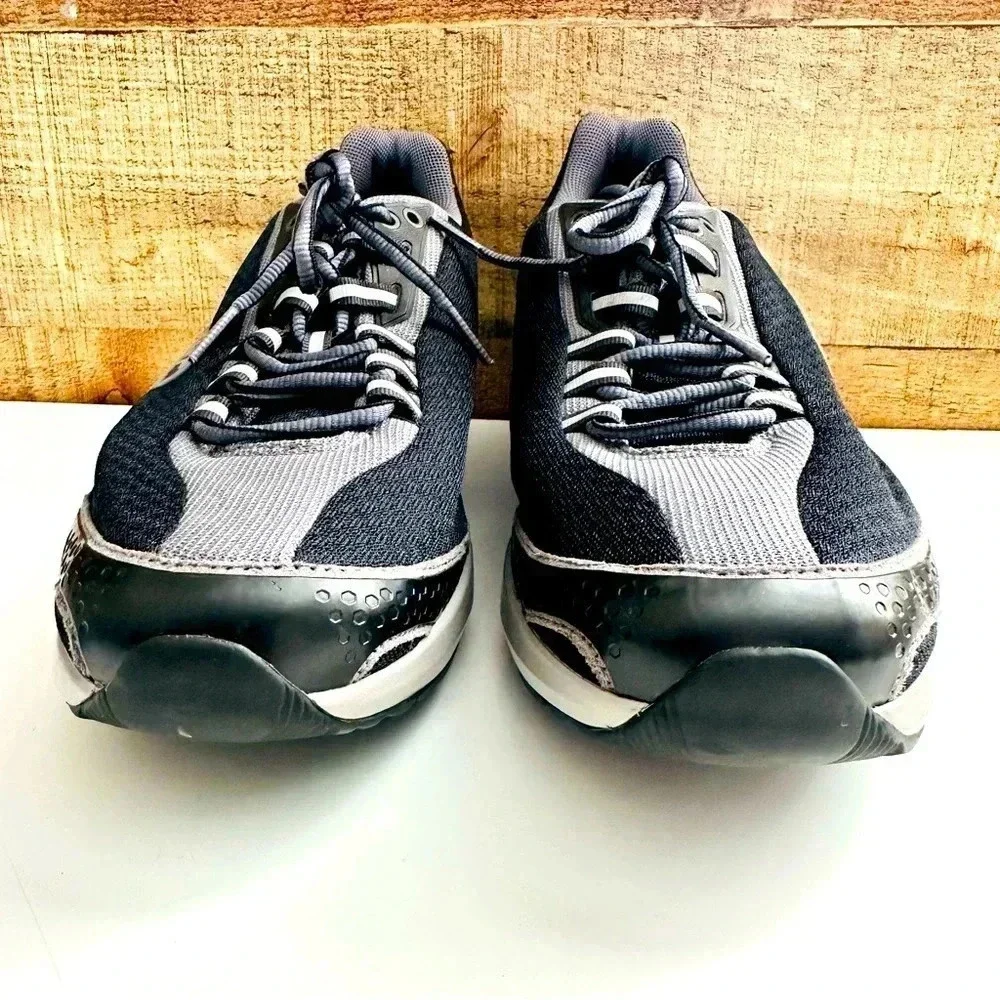 NWOT MBT Mahuta M Black Shoes